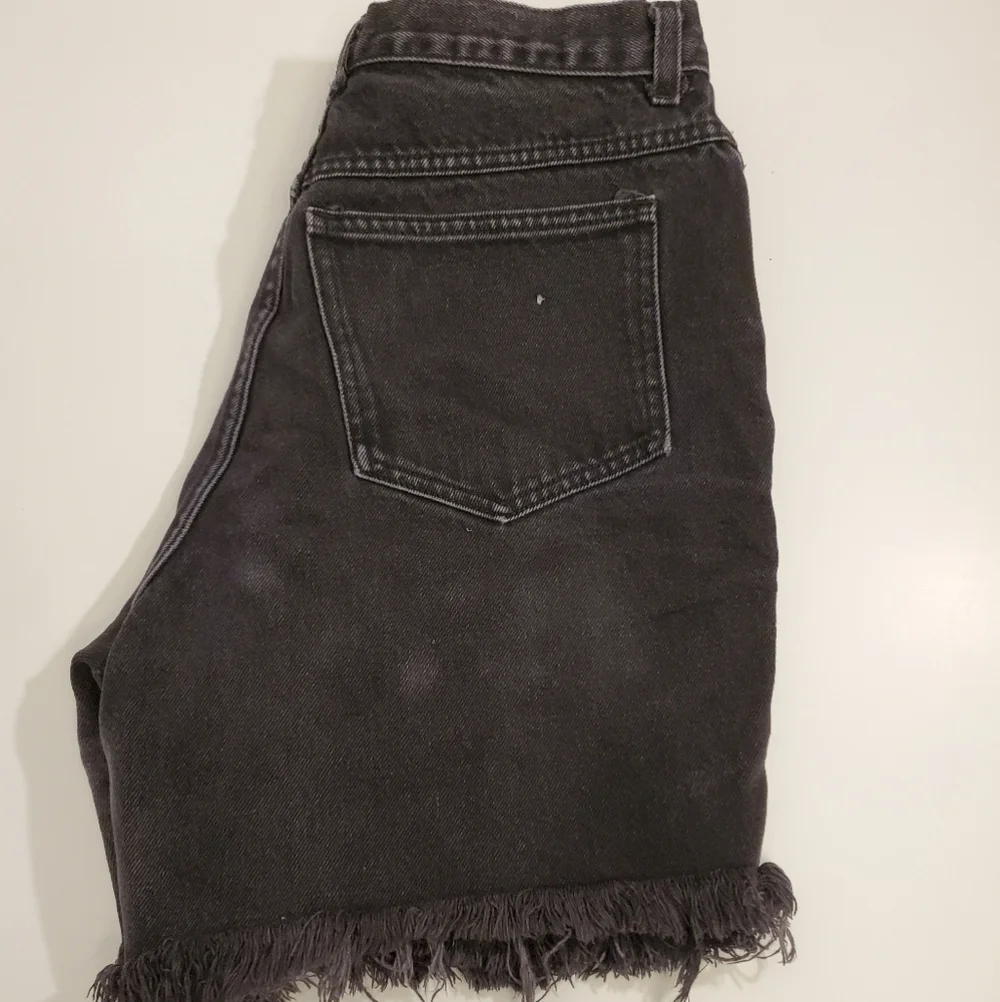 Vintage 90's NY Line Black Denim Distressed Shorts - Picture 9 of 10